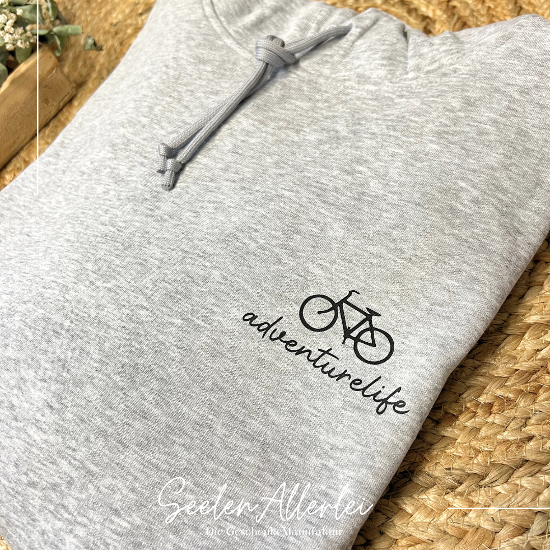 Hoodie in heather grey mit Beispiel Aufdruck adventurelife und einem Fahrrad